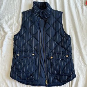 Jcrew women’s excursion down feather quilted vest size xs in navy stripe
